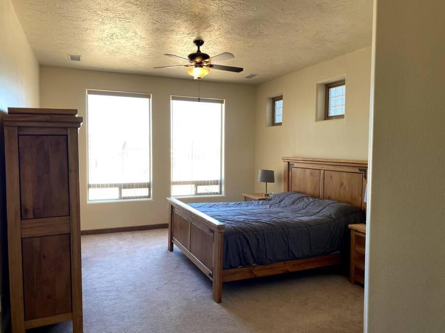 Spacious Home Page Extérieur photo