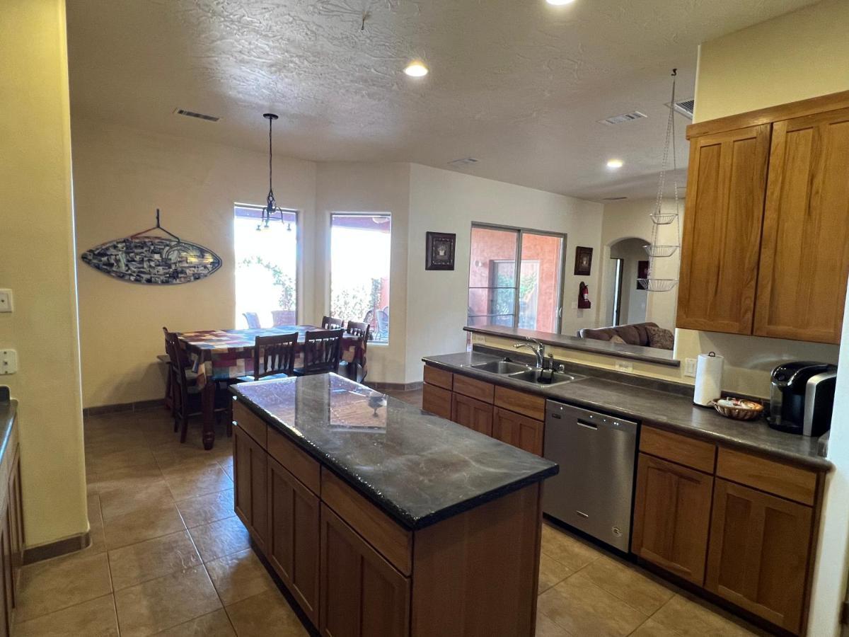 Spacious Home Page Extérieur photo