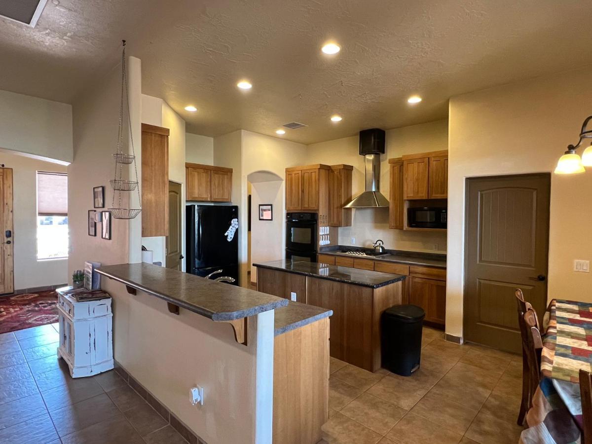 Spacious Home Page Extérieur photo