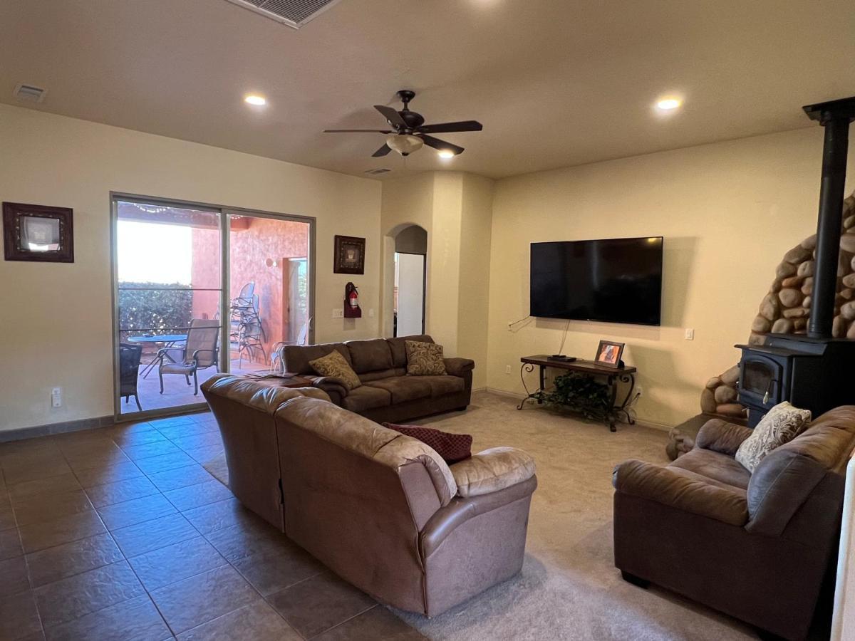 Spacious Home Page Extérieur photo