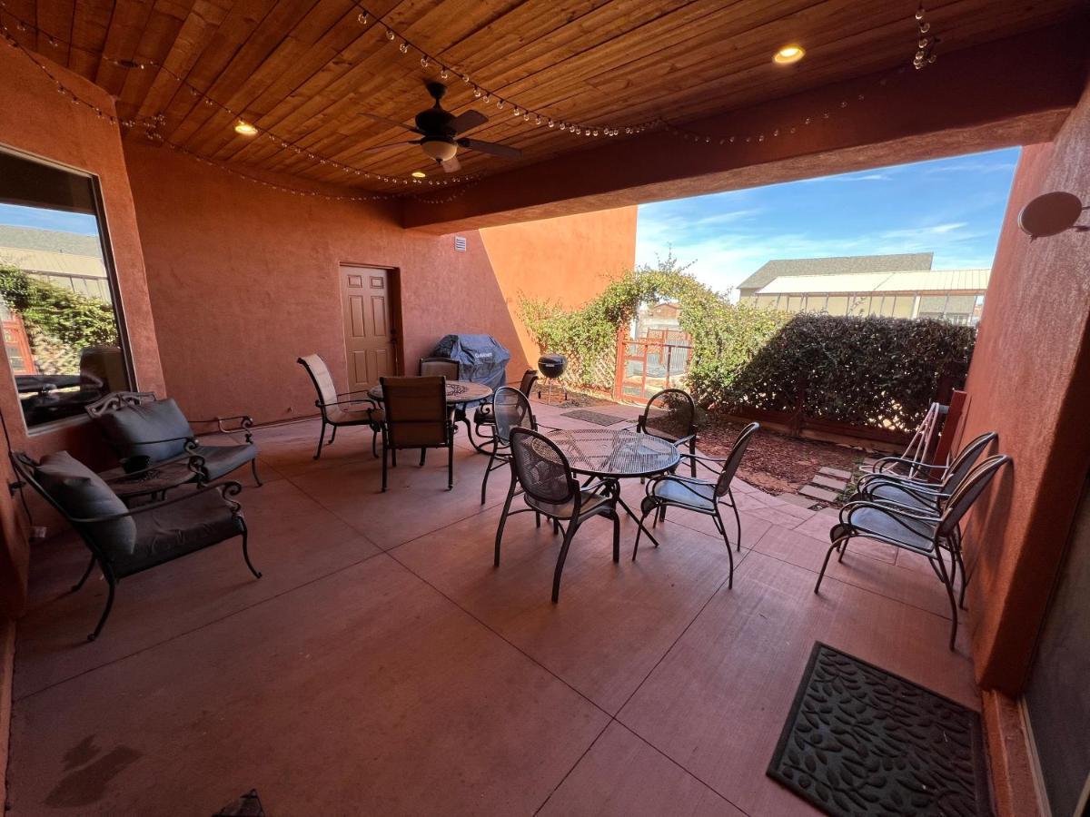 Spacious Home Page Extérieur photo